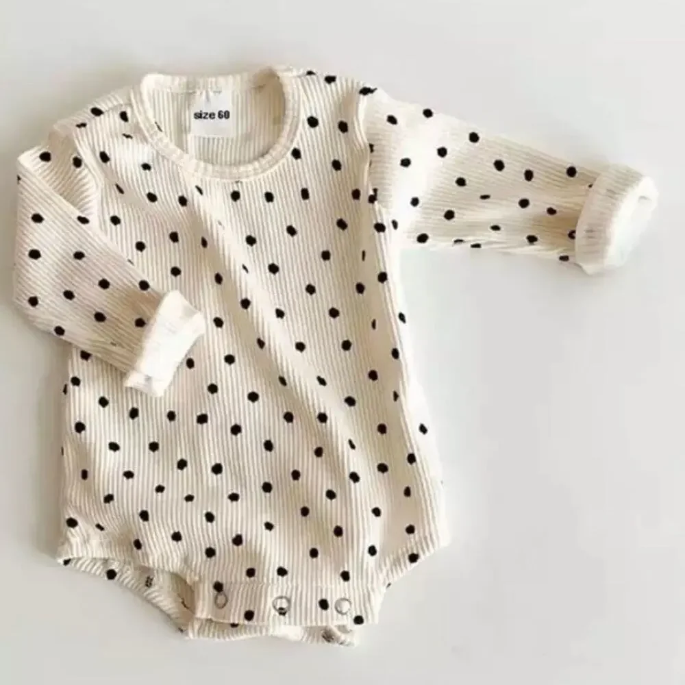New Long sleeved baby romper and bonnet white 0-3 months